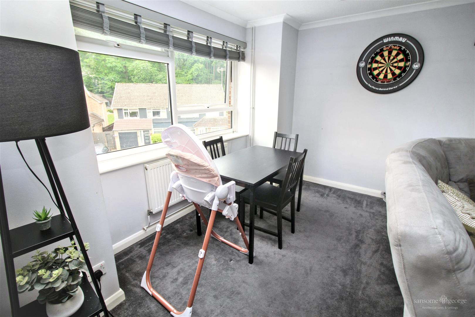 2 bed property in Starlings Drive, Reading
